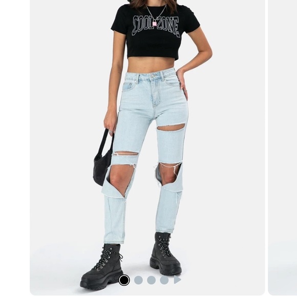 Light Wash Adika Davis Jeans - Picture 3 of 9